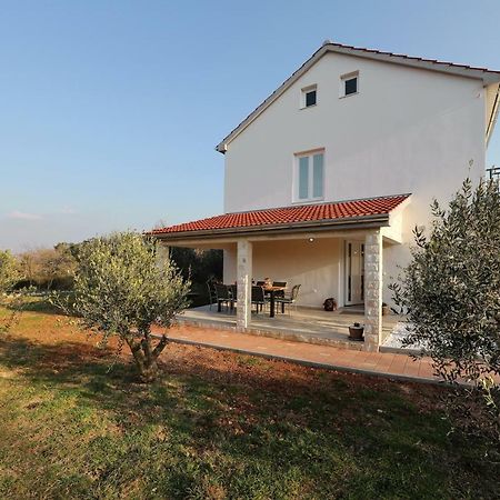 Holiday Home Hrast Debeljak Exteriér fotografie